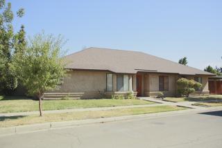 1502 Buena Vista Ave, Visalia, CA 93292-7323