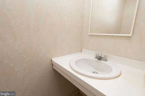 225 Ash Ln, Miquon PA 19444-2101 exterior