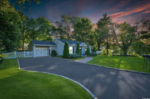 413 2nd Ave, Elwood, NY 11731-3403