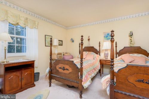 6529 Baywood Dr, Harrisburg PA 17111-6894 exterior