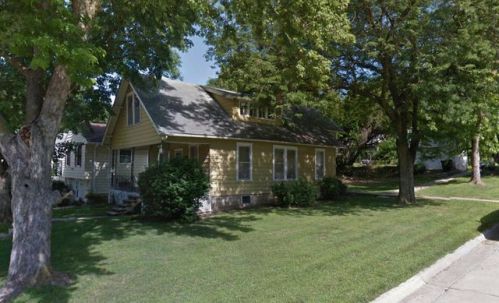 1010 Walnut St, Marysville, KS 66508-1961