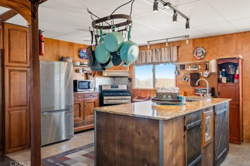 3696 Yosemite Pl, Lake Nacimiento CA  93446-7485 exterior