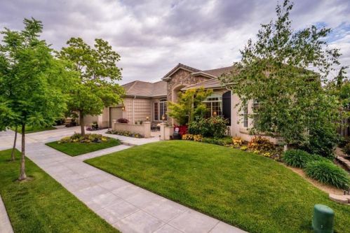 2852 Everglade Ave, Clovis, CA 93619-7407