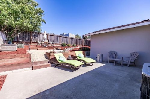 941 Suiter St, Hollister CA  95023-4631 exterior