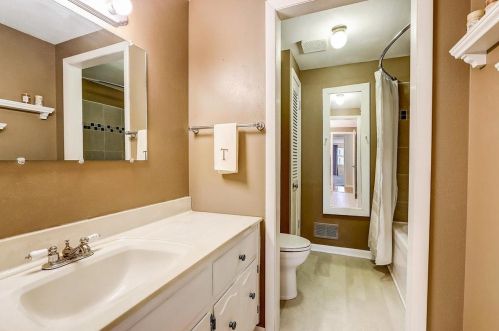 1226 Wedgewood Dr, Waukesha WI  53186-6753 exterior