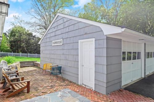 128 Garwood Rd, Bridgeport CT  06611-2220 exterior