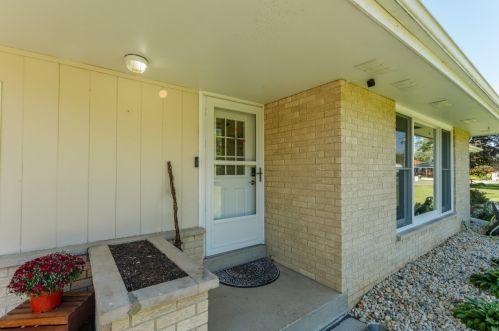 7750 Martha Cir, Waterford WI  53185-2039 exterior