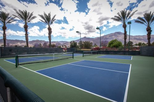 81450 Moonstone Ct, La Quinta CA  92253-8244 exterior