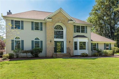 17 Candlewood Dr, Washington, NJ 07882-4203