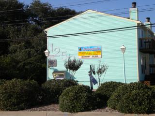 1252 Ocean View Ave, Norfolk VA  23503-1153 exterior