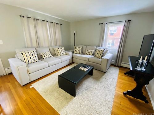 27 Abner Ct, Bridgeport, CT 06606-5841