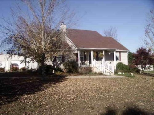 6938 Carter Rd, Westmoreland, TN 37186-3019