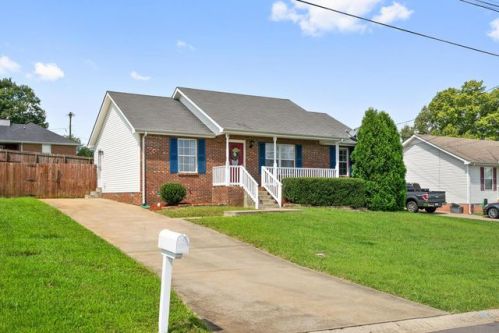 934 Lindsey Dr, Clarksville, TN 37042-6757