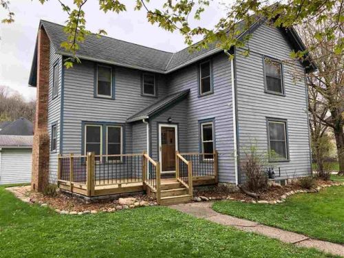 607 Main St, Elkader, IA 52043-9069
