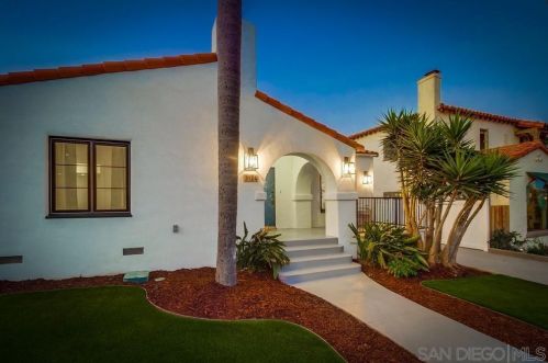 3124 Dumas St, San Diego CA 92106-1318 exterior