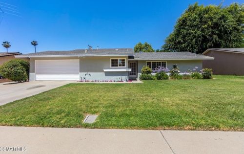 1687 Olympic St, Simi Valley, CA 93063-3138