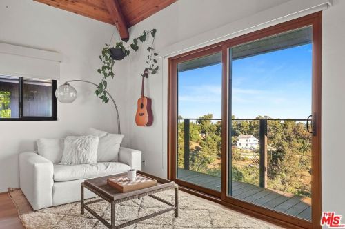 21629 Saddle Peak Rd, Topanga CA  90290-3415 exterior