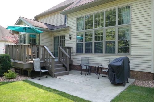 3104 Sugarberry Ln, New Castle PA  16105-1382 exterior