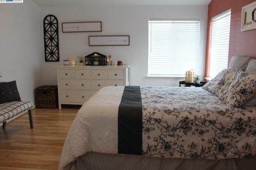 28378 Bradshire Rd, Hayward CA  94545-4818 exterior