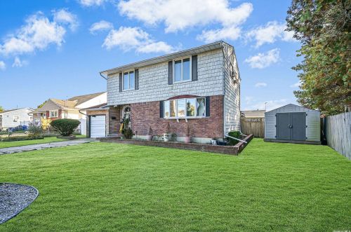36 Ventura Dr, Babylon, NY 11703-2707