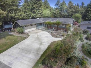 4301 Ridgecrest Dr, Eureka, CA 95503-6429