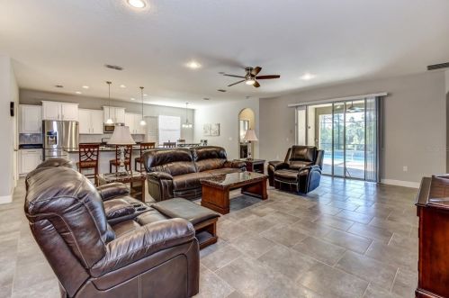 1310 Lake Baton Dr, Deltona, FL 32725-4731