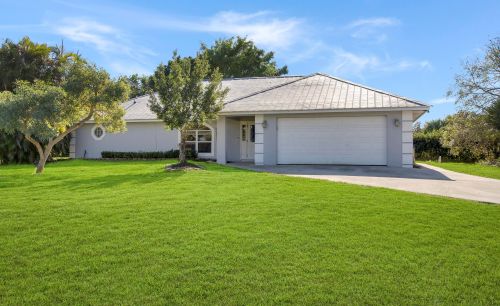 310 Rosewood Dr, Fort Pierce FL  34947-3424 exterior