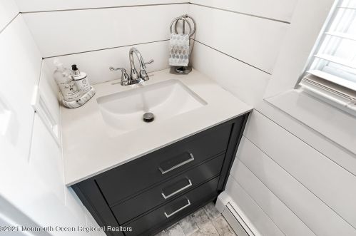 83 Lovett Ave, Little Silver NJ  07739-1420 exterior