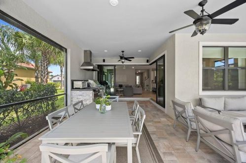 2727 Aviamar Cir, Naples FL 34114-9756 exterior