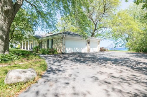 13328 Lakewood Dr, Thiensville WI  53097-2409 exterior