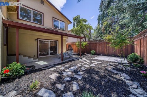 829 Katrina St, Livermore CA  94550-2392 exterior