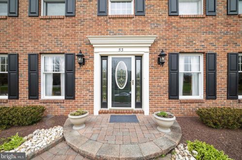 53 Bryan Dr, Southampton, PA 18954-2028