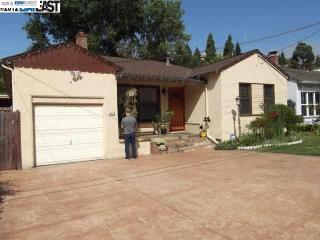 9871 Stanley Ave, Oakland, CA 94605-4828