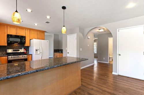 1026 Acaciawood Ct, Los Banos CA  93635-2937 exterior