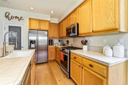 1125 Valley Glen Dr, Liberty Farms CA  95620-4835 exterior