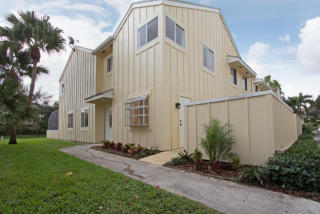 6191 Riverwalk Ln, Jupiter FL  33458-7990 exterior