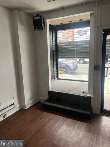 2941 22nd St, Philadelphia, PA 19132-1505