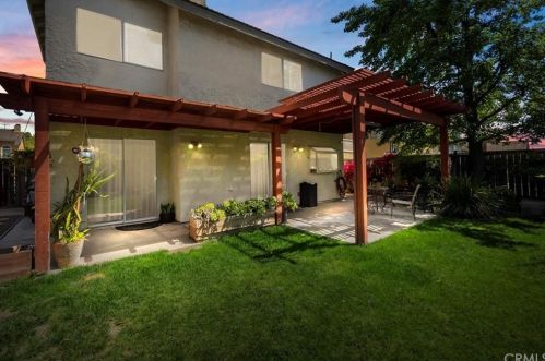 1995 Briar Path Trl, Upland, CA 91784-7400