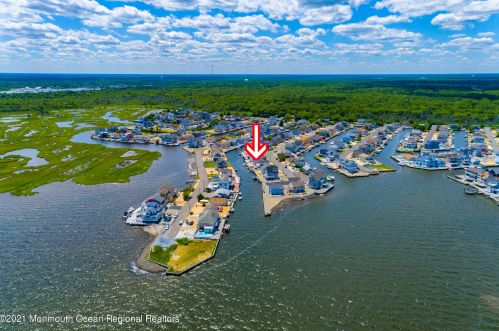 258 Teakwood Dr, Berkeley Township NJ  08721-3122 exterior