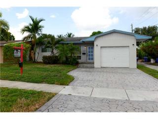2006 36 Ave, Hollywood FL  33021-4319 exterior