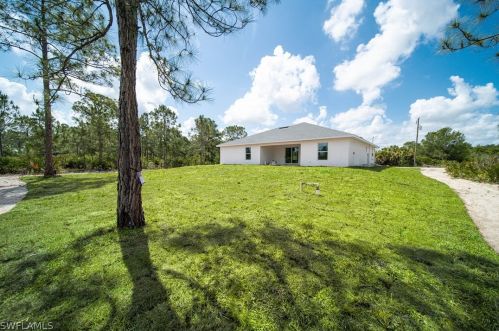 3206 40 St, Lehigh Acres FL 33976-4637 exterior