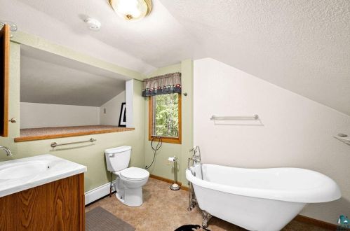5052 Island Lake Rd, Duluth MN  55803-9212 exterior