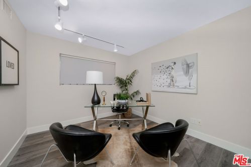 22733 De Kalb Dr, Calabasas CA  91302-4805 exterior