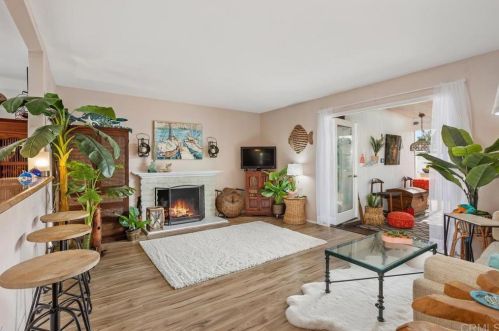 4037 Vista Calaveras St, Oceanside CA  92056-4607 exterior