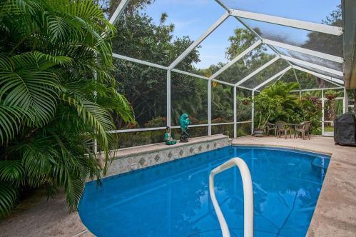 6715 Dickinson Ter, Fort Pierce, FL 34952-8256