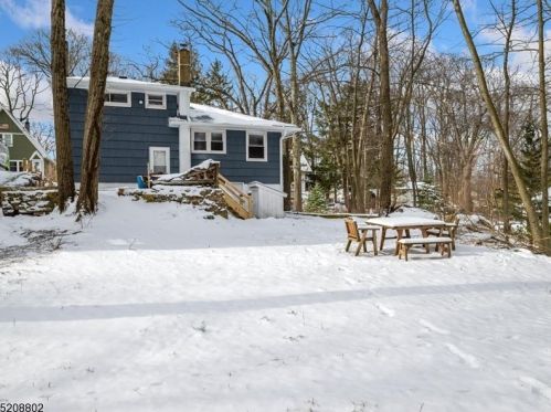 9 Rutgers Way, Hopatcong NJ  07843-1231 exterior