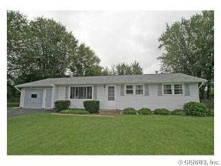 15 Mcnair Dr, Rochester, NY 14624-3505