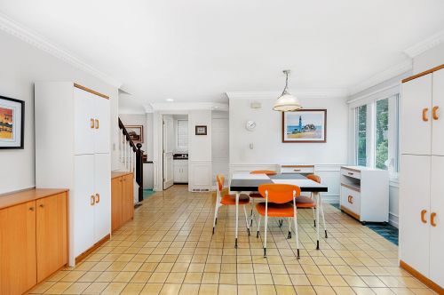 5 Kipford Way, Nashua NH 03063-1504 exterior