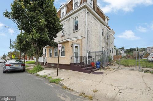 405 Elm St, Camden, NJ 08102-1913