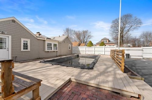 34 Homewood Ave, North Providence RI  02911-2907 exterior